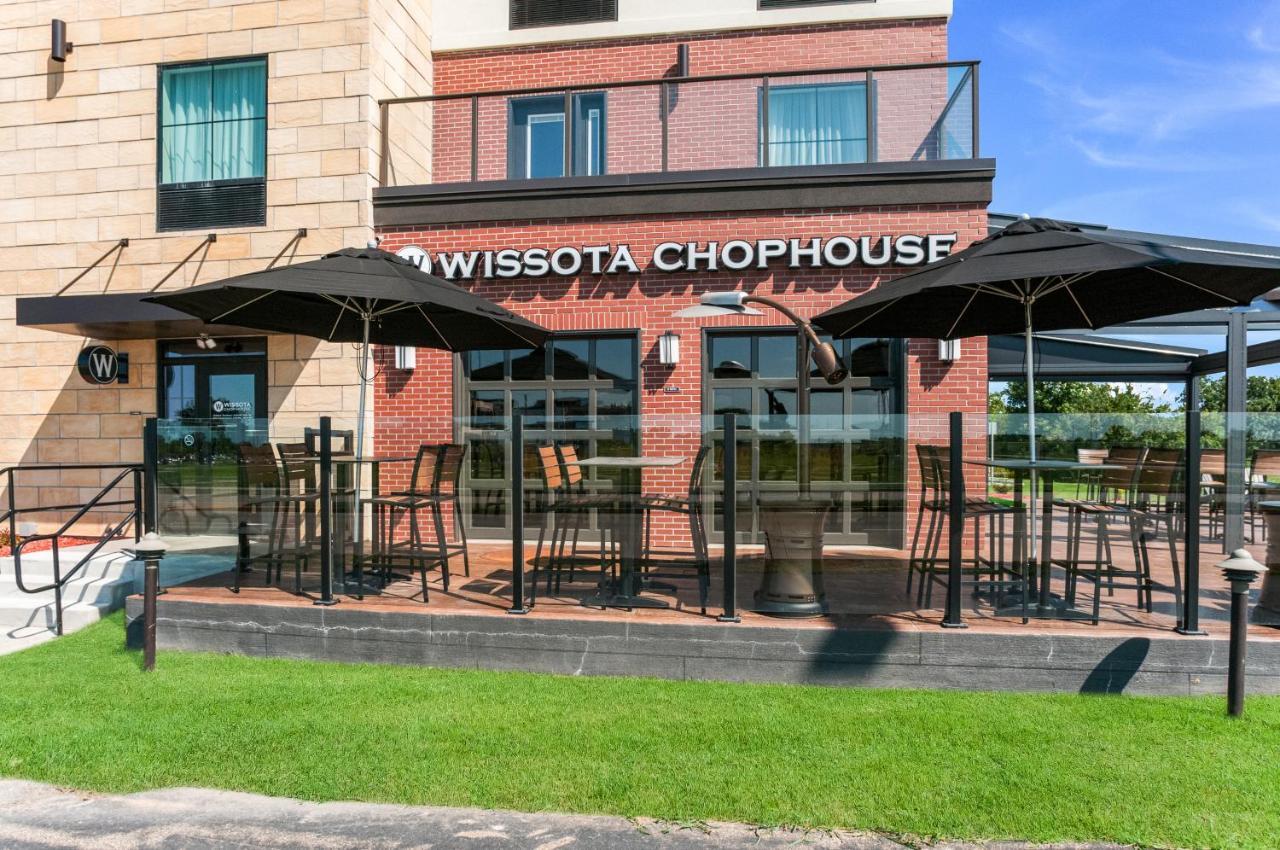 Cobblestone Hotel & Suites Appleton International Airport Neenah Exterior foto
